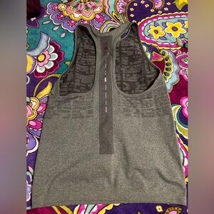 Les Mills Reebok Stylish Green Myoknit Women's Top Size small